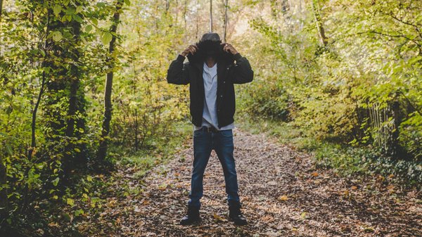 Quels critères pour choisir un manteau de fourrure synthétique élégant et responsable?