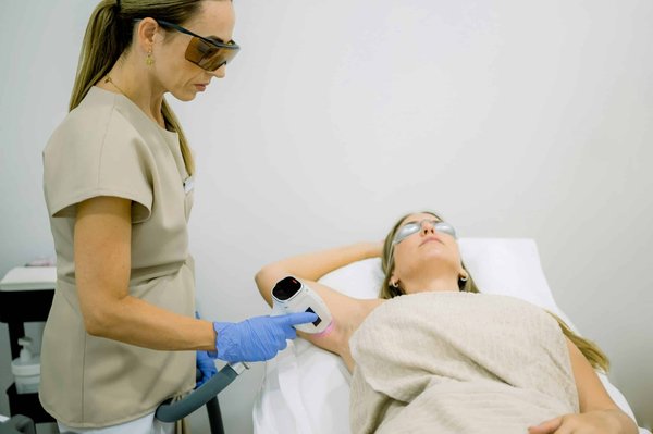 Guide 2024 : choisissez le meilleur épilateur lumière pulsée